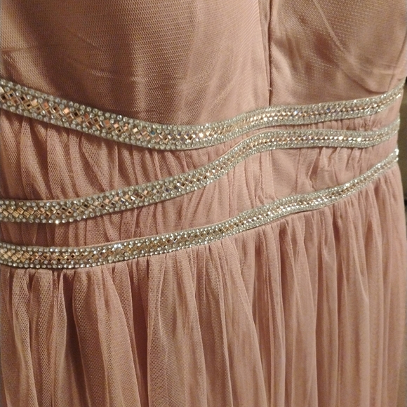 Lovely Grace Party Dress – Size L, Impeccable - Picture 9 of 13